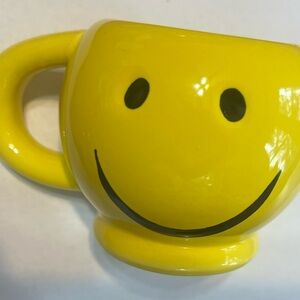 Vintage 70's Retro Yellow Smiley Face Coffee Mug Emoji Smile Cup